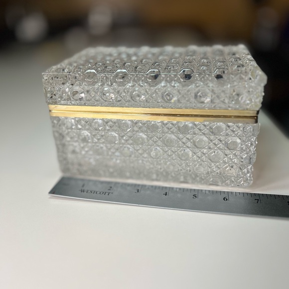 Vintage Mid 20th Century Large Diamond Cut Crystal Hinged Box. - Picture 3 of 11